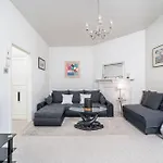Modern & Elegant Chelsea Apartment, Prime Central Location, Near Harrods, Knightsbridge & Imperial College