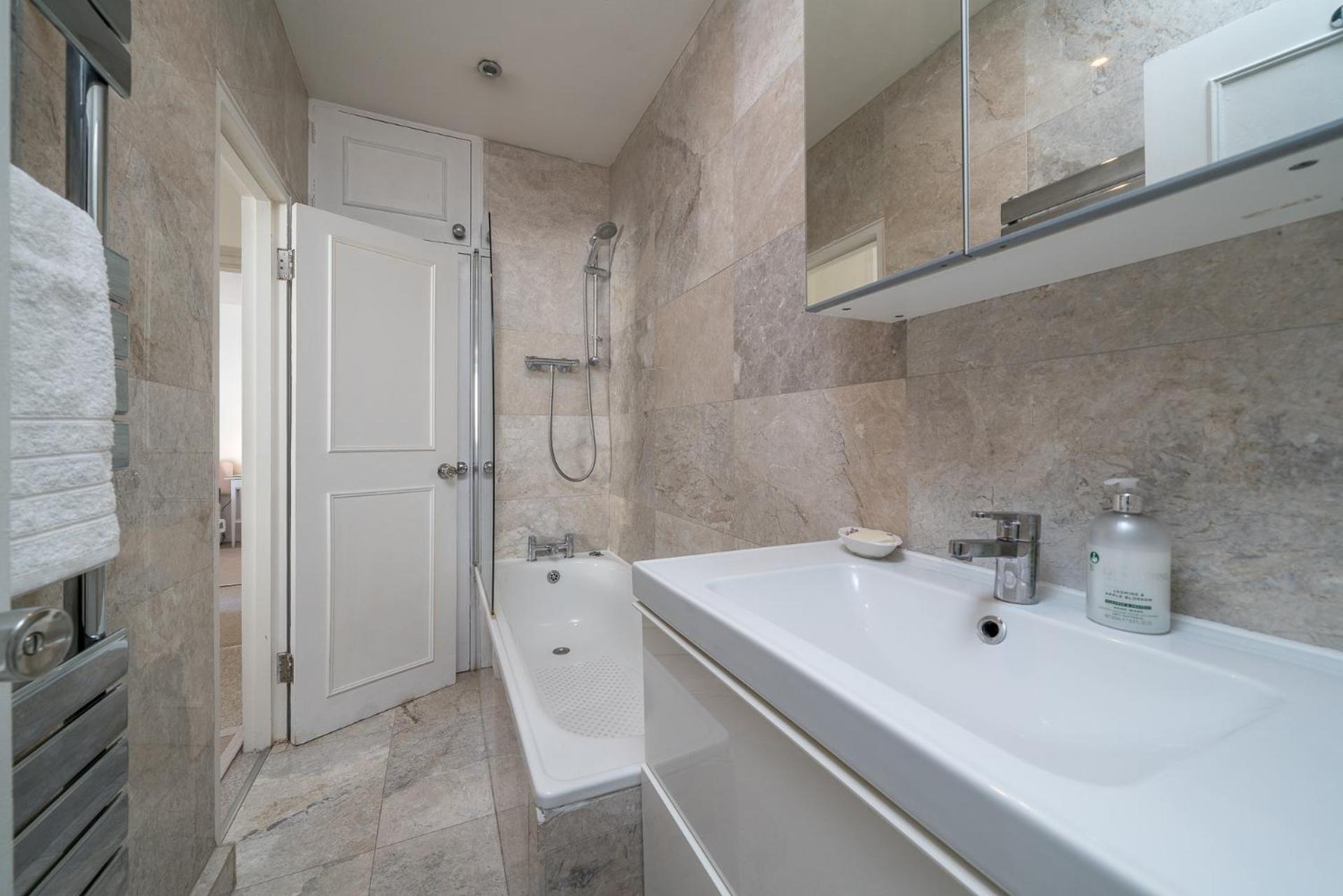 Appartamento Modern & Elegant Chelsea Apartment, Prime Location, Near Harrods, Knightsbridge & Imperial College Londra