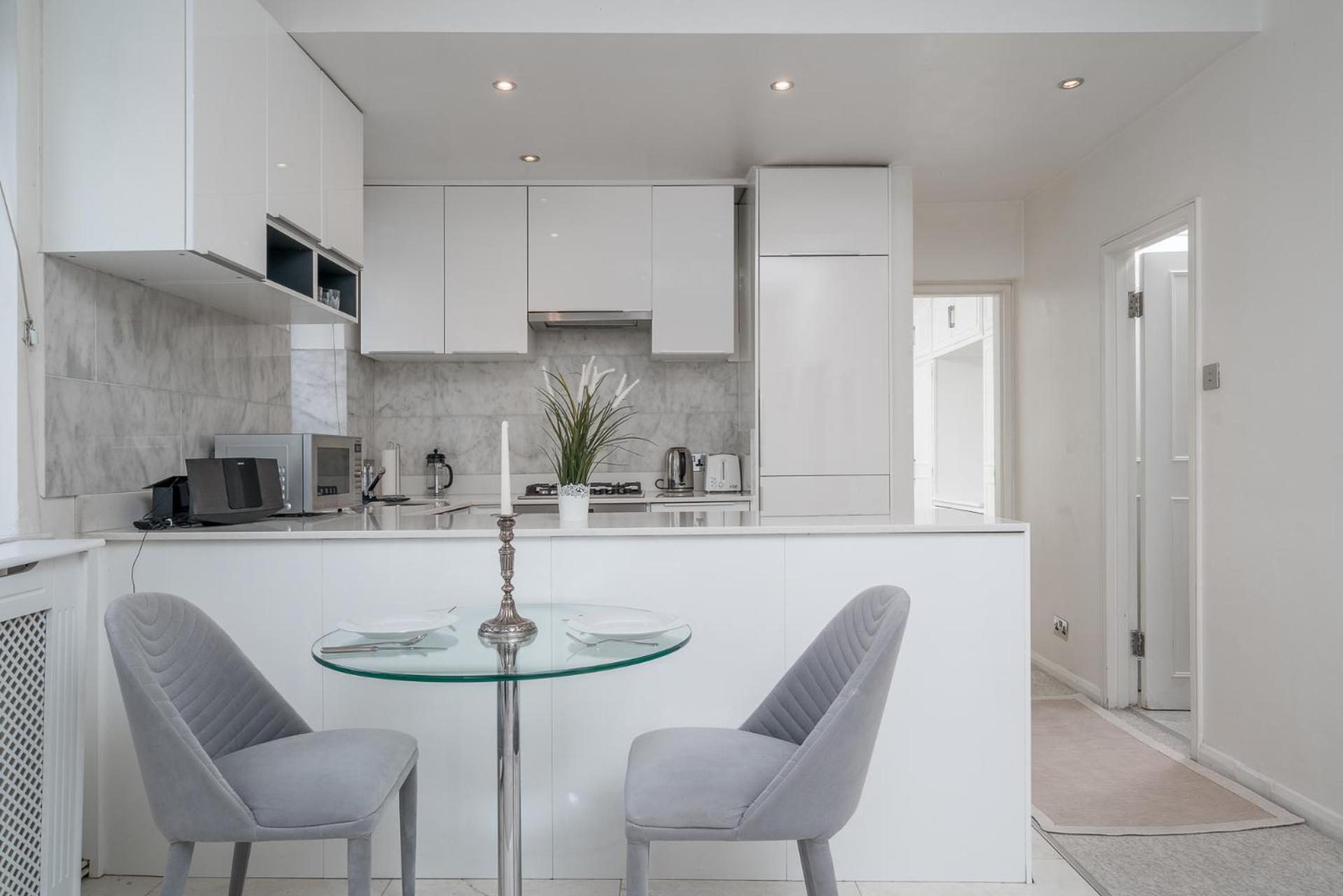 Modern & Elegant Chelsea Apartment, Prime Location, Near Harrods, Knightsbridge & Imperial College Londra