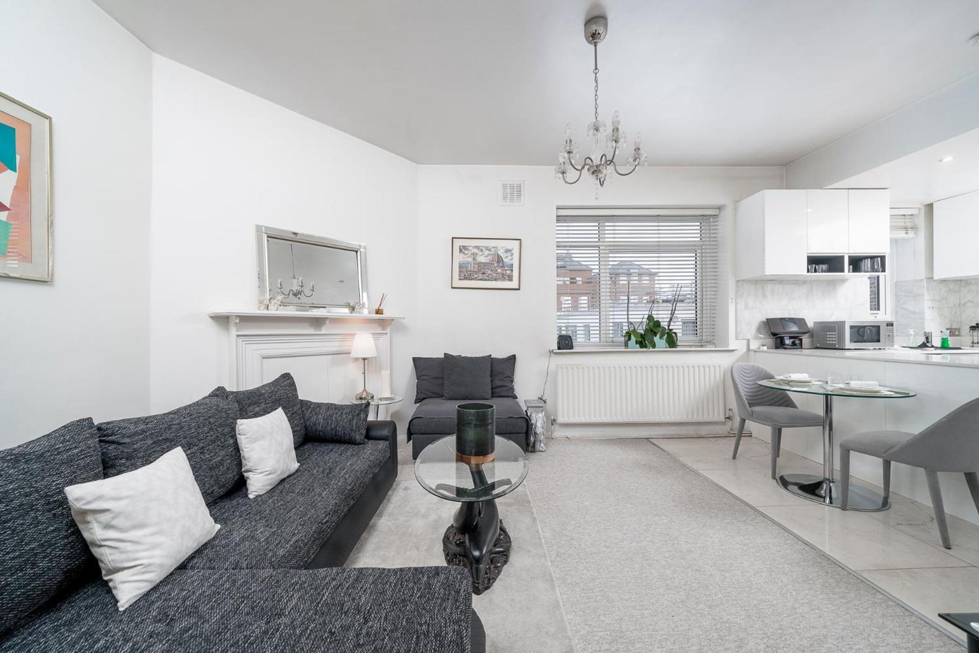 Modern & Elegant Chelsea Apartment, Prime Location, Near Harrods, Knightsbridge & Imperial College *