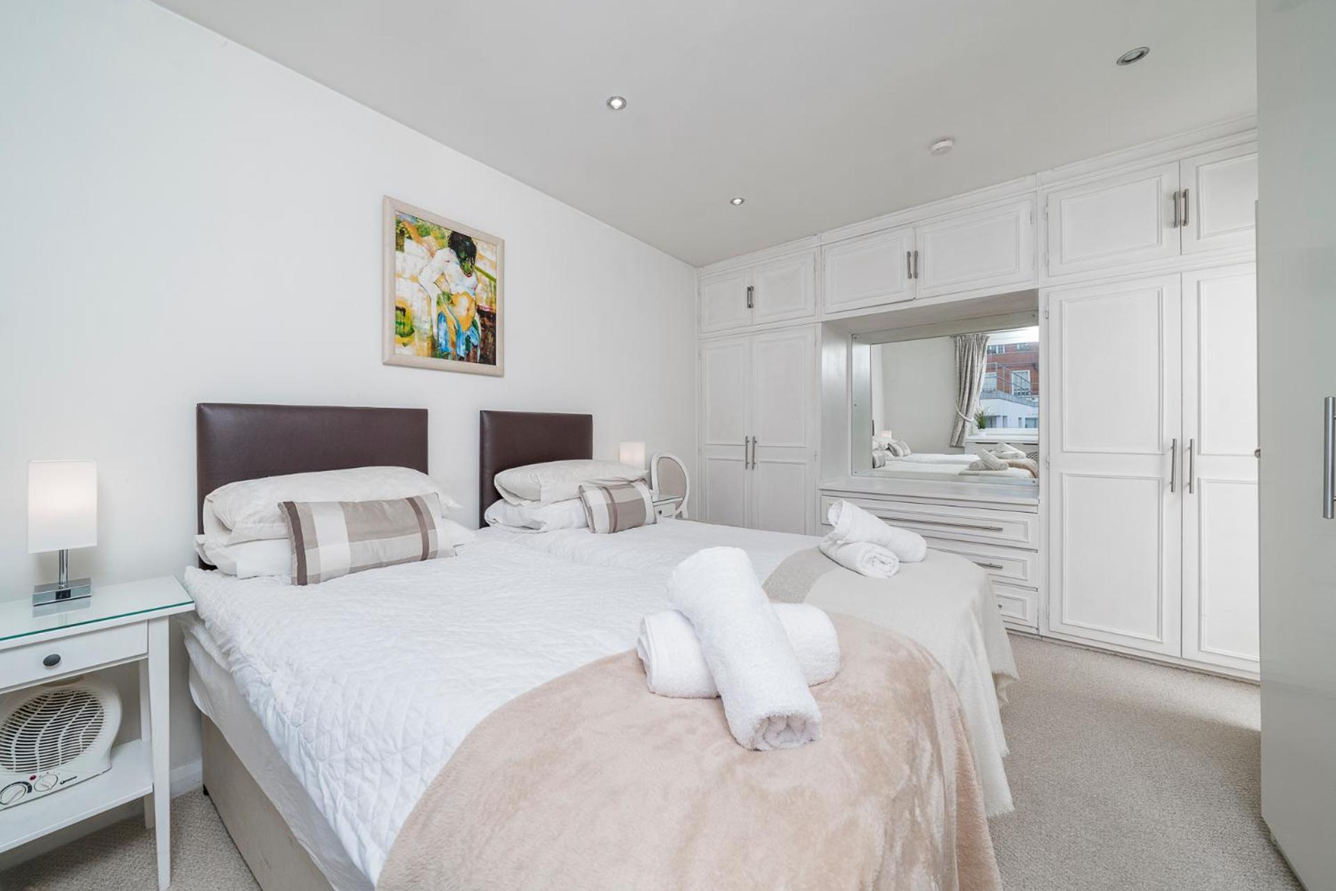 Modern & Elegant Chelsea Apartment, Prime Location, Near Harrods, Knightsbridge & Imperial College Londra